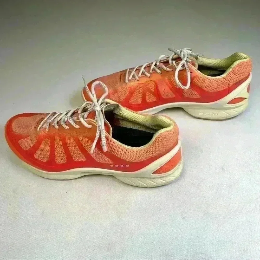 Women's Biom Fjuel Racer Sneaker In Coral Blush/Coral/Popcorn Sz 8/8.5 like new - Picture 4 of 15
